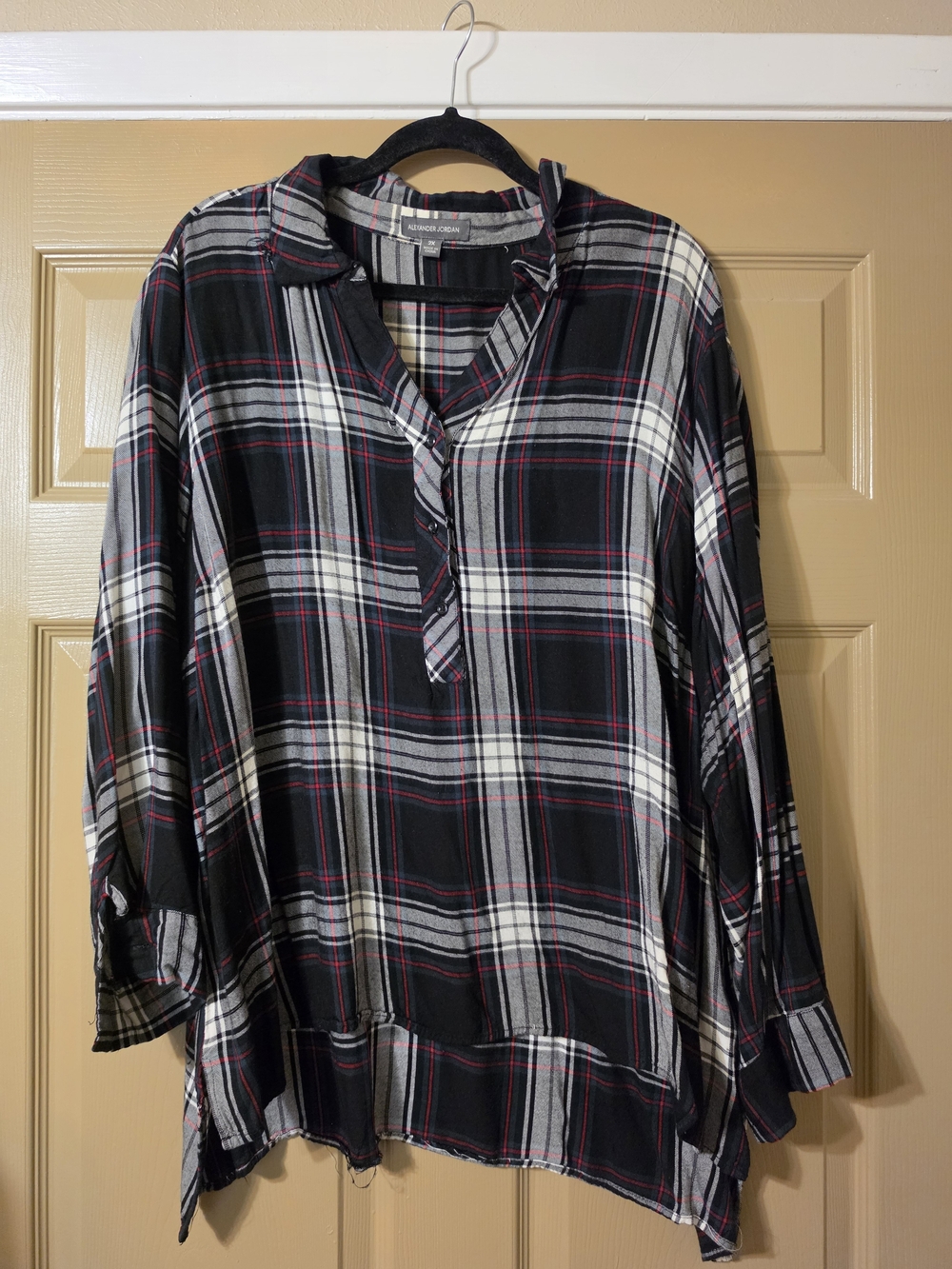 Button-Front Plaid Women's Top - Black & White with Red Accent